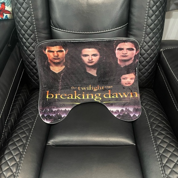 RESERVED for shell121570 Twilight Breaking Dawn Part 2- 4 Piece Bathroom Set-New - Picture 4 of 10